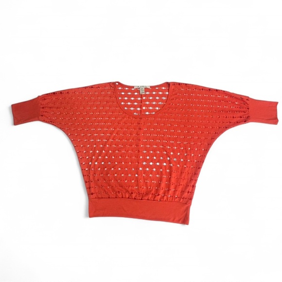 American Rag Eyelet bat wing with 3/4 length cuff sleeve​ - Picture 4 of 8